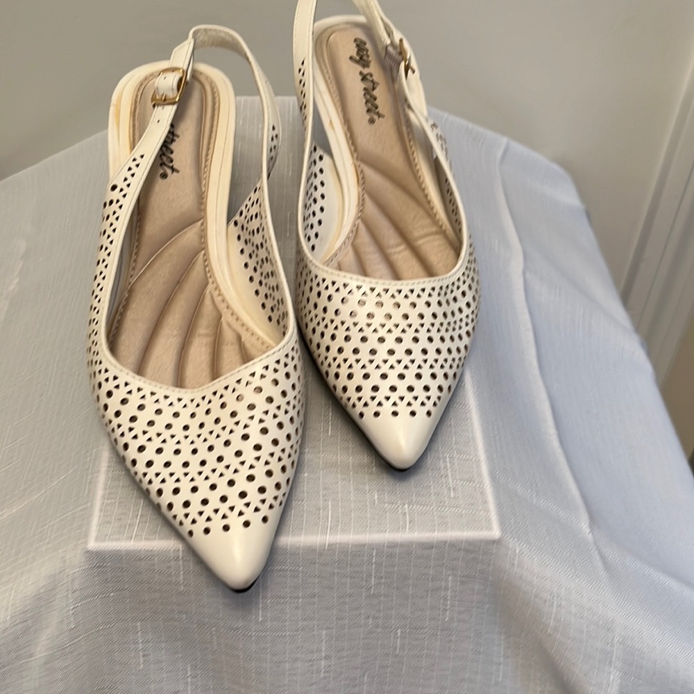 Easy Street Women’s Off-White Enchant Sling Back  Perforated Pump